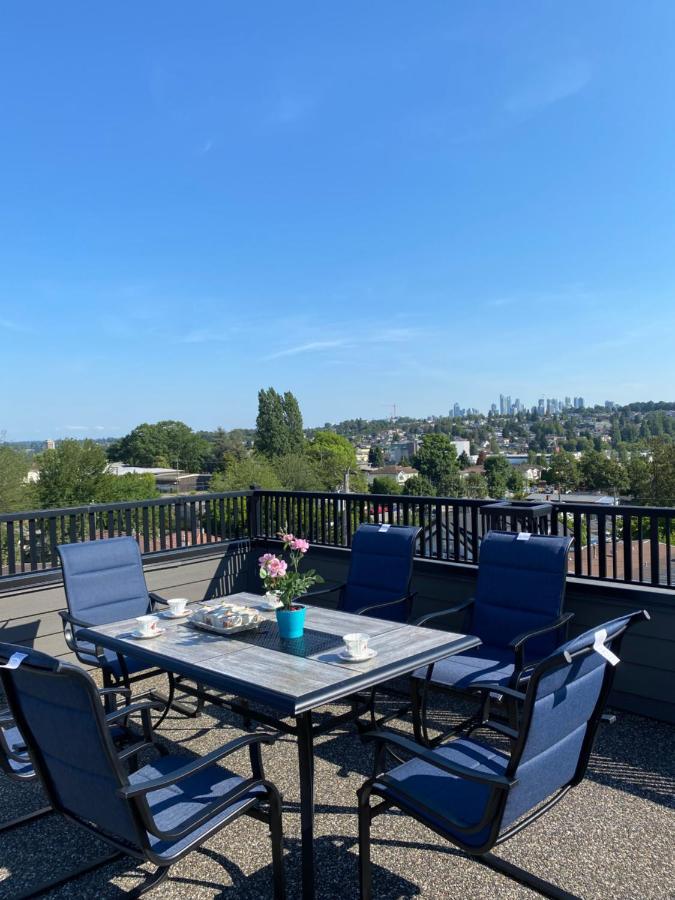 Bed and Breakfast Six Minutes To Rupert Station Vancouver Exterior foto