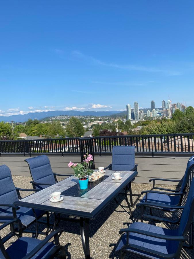 Bed and Breakfast Six Minutes To Rupert Station Vancouver Exterior foto